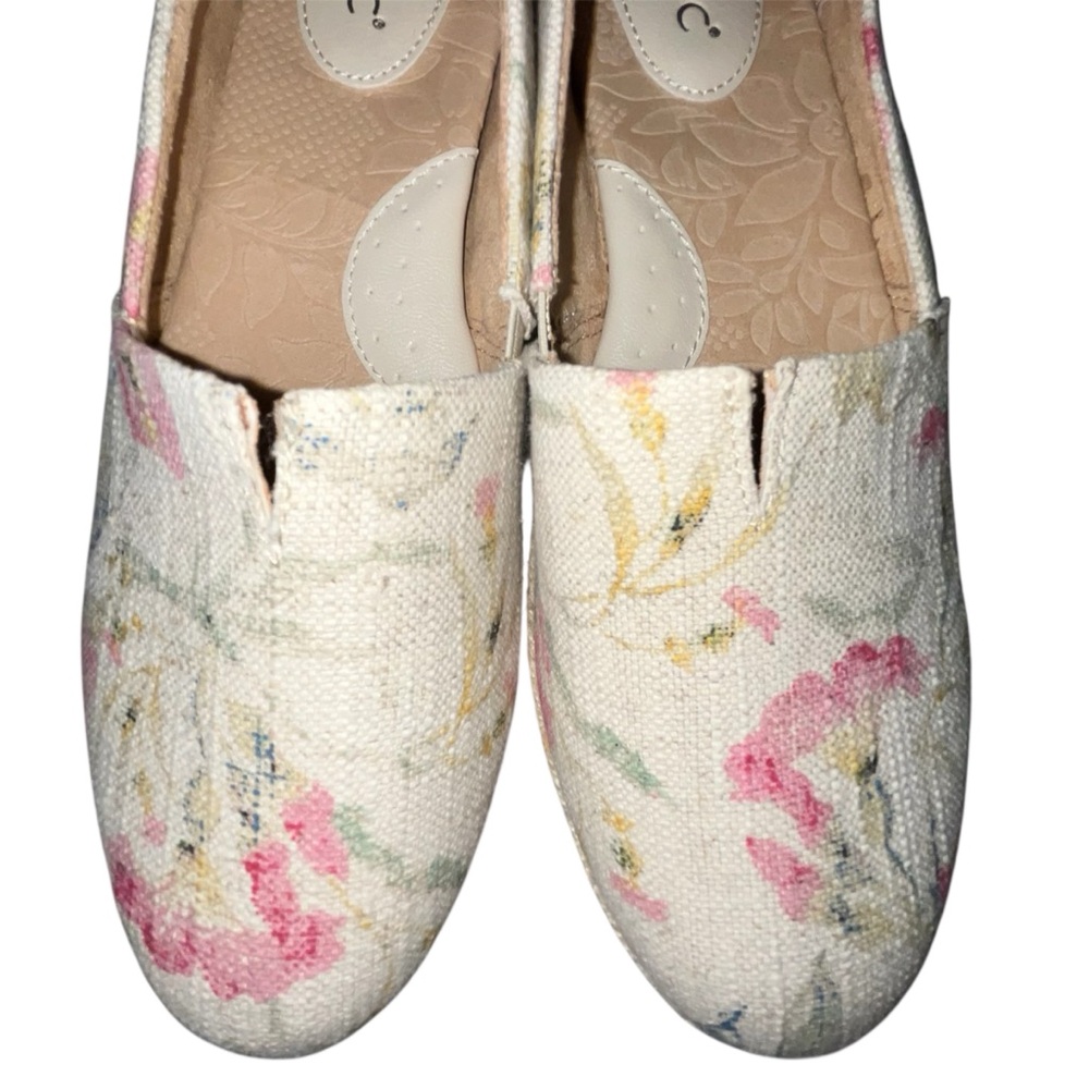 ☀️ b.o.c. Cream and Pink Espadrille Flats with Floral Accents - Picture 8 of 15